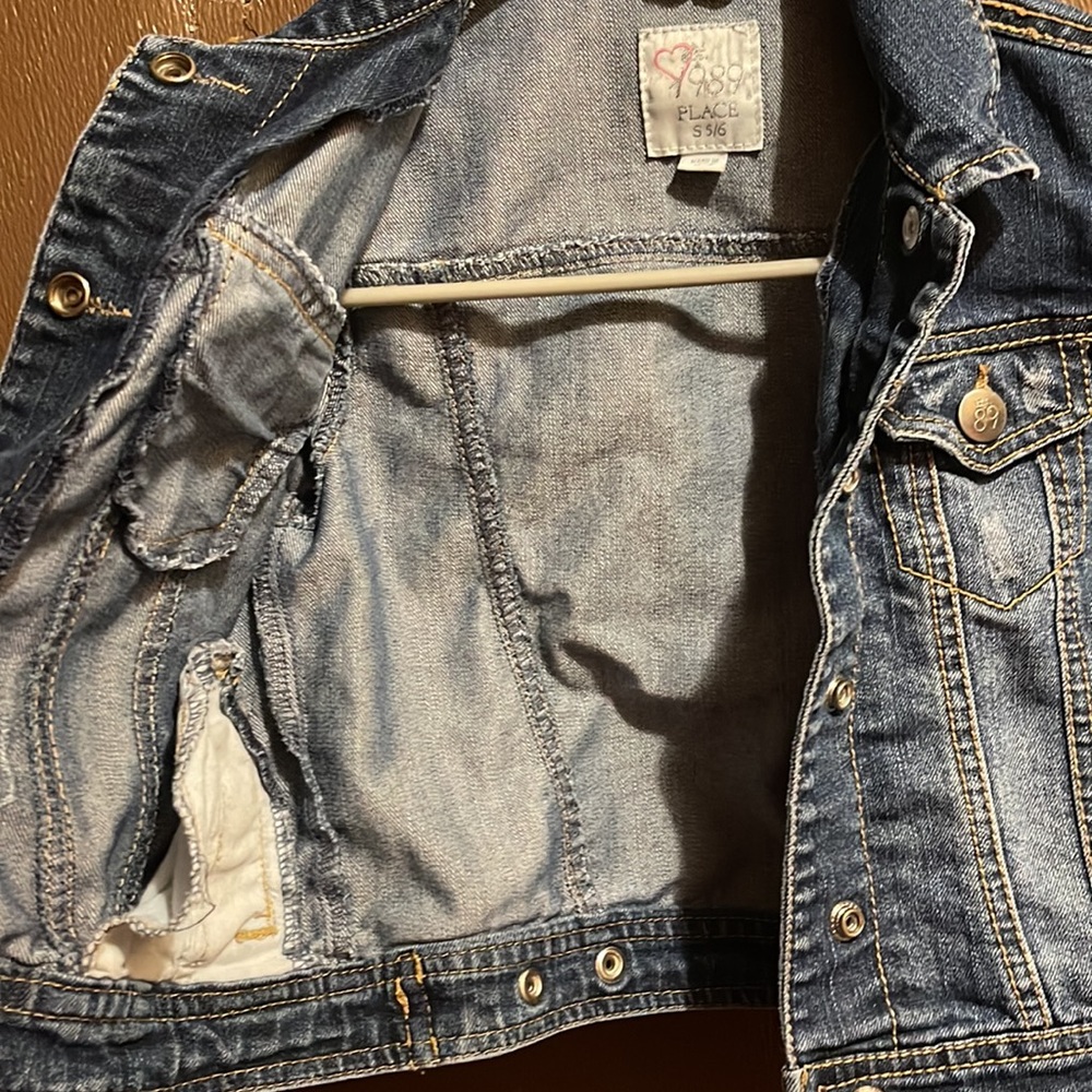 Little girls blue jean smells good jacket size small five- six - Picture 3 of 4